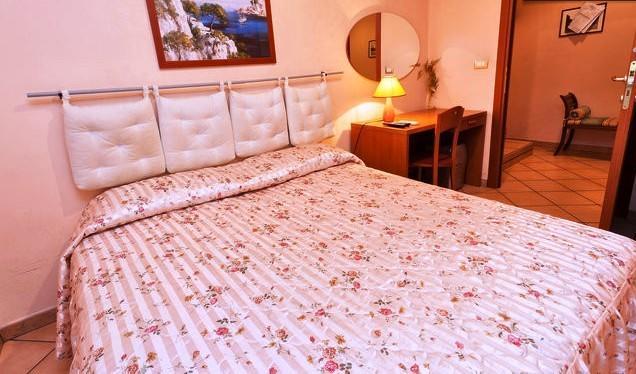 Saint Peter Holiday Rom Rum bild